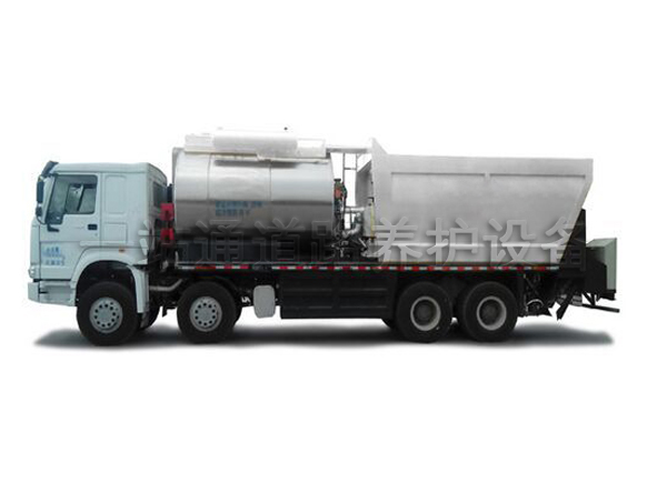 同步碎石封層車(chē)
